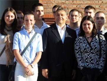 Az épülő újvidéki Európa Kollégiumban is járt Orbán Viktor - A cikkhez tartozó kép
