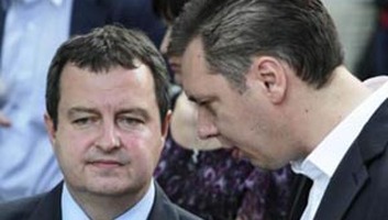 A kormányt irányító pártvezetők az erőszakszervezetek élén - illusztráció