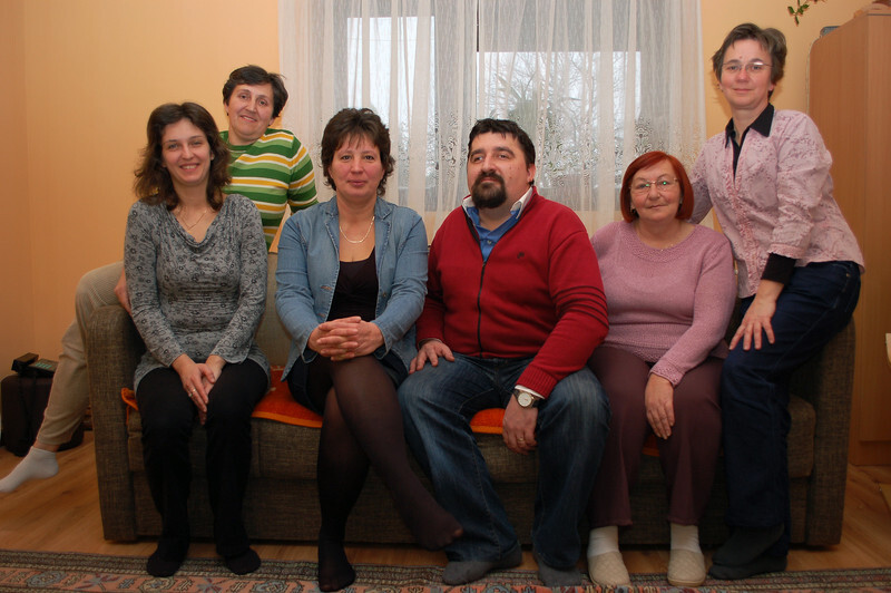 A projekt vezetői a szülőkkel: Sörös Anita, Mácsai Mónika, Sarnyai Csilla, Bagi Ferenc, Pataki Margit és Terényi Lívia A projekt vezetői a szülőkkel: Sörös Anita, Mácsai Mónika, Sarnyai Csilla, Bagi Ferenc, Pataki Margit és Terényi Lívia