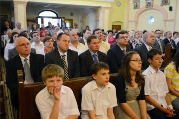 Nemzeti összetartozás napja:  Emlékezés a három éve ültetett királyhalmi almafánál - A cikkhez tartozó kép