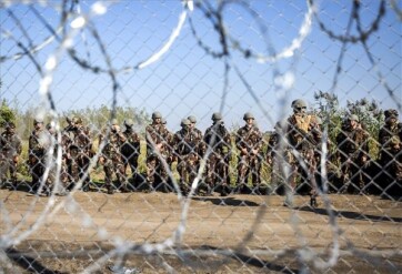 Szerbiában a migránsok ezrei tartanak a magyar határ felé, újabb rekord dőlhet meg  - A cikkhez tartozó kép