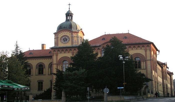 A Karlócai Gimnázium épülete A Karlócai Gimnázium épülete