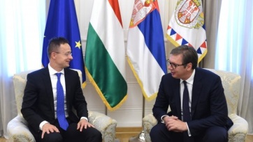 Vučić az európai integrációról és a migránsokról tárgyalt Szijjártó Péterrel - A cikkhez tartozó kép