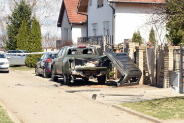 Topolya: Pokolgép robbant egy terepjáró alatt - A cikkhez tartozó kép