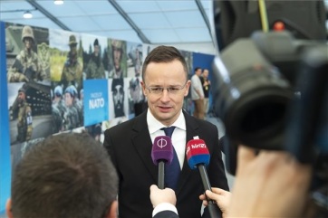 Szijjártó: Magyarország addig blokkolja Ukrajna NATO-tagságát, amíg a kárpátaljai magyarok vissza nem kapják a jogaikat - A cikkhez tartozó kép