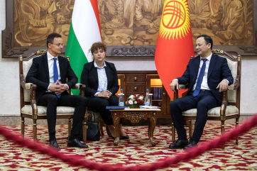 Szijjártó: Ötmilliárd forintos magyar-kirgiz fejlesztési alapot hoznak létre - A cikkhez tartozó kép