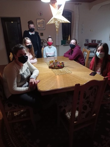 A fiatalokra leselkedő veszélyek a net közösségi terein - A cikkhez tartozó kép