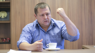 „Kifelé az ernyő alól, és három nap múlva elintézünk titeket” – üzente Dnyipro polgármestere a magyar kormánynak - A cikkhez tartozó kép