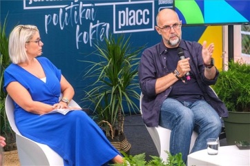 Az uniós politikák, a kisebbségi jogérvényesítés, az energiaellátás is téma volt a szabadegyetem második napján - A cikkhez tartozó kép