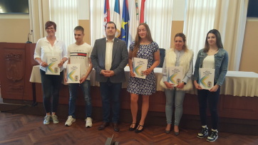 Sportolói ösztöndíjakat adományoztak Magyarkanizsán  - A cikkhez tartozó kép