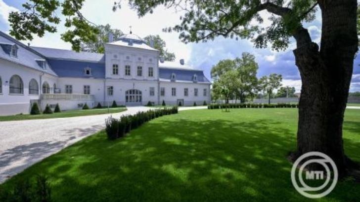 A felújított geszti Tisza-kastély