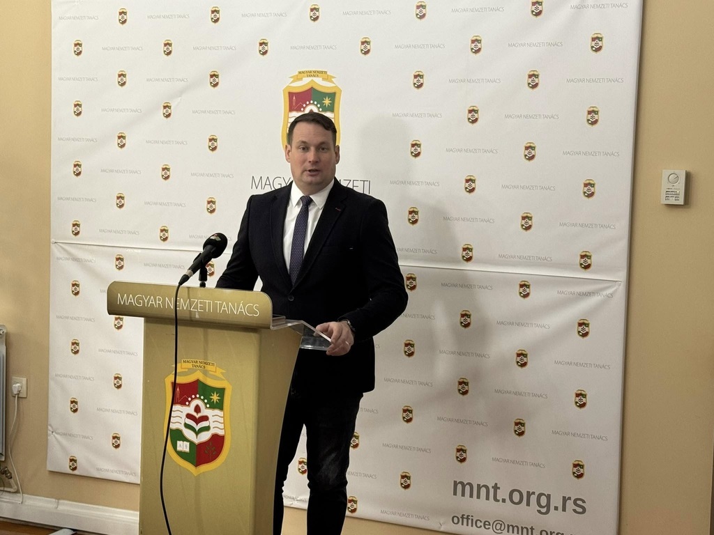 Fremond Árpád sajtótájékoztatója Fremond Árpád sajtótájékoztatója
