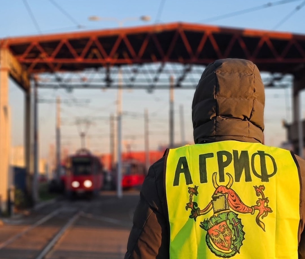 Az egyetemisták lezárták a járműparkot Az egyetemisták lezárták a járműparkot