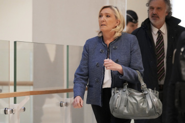 Marine Le Pent és nyolc európai parlamenti képviselőt elítéltek sikkasztásért (Frissítve) - A cikkhez tartozó kép