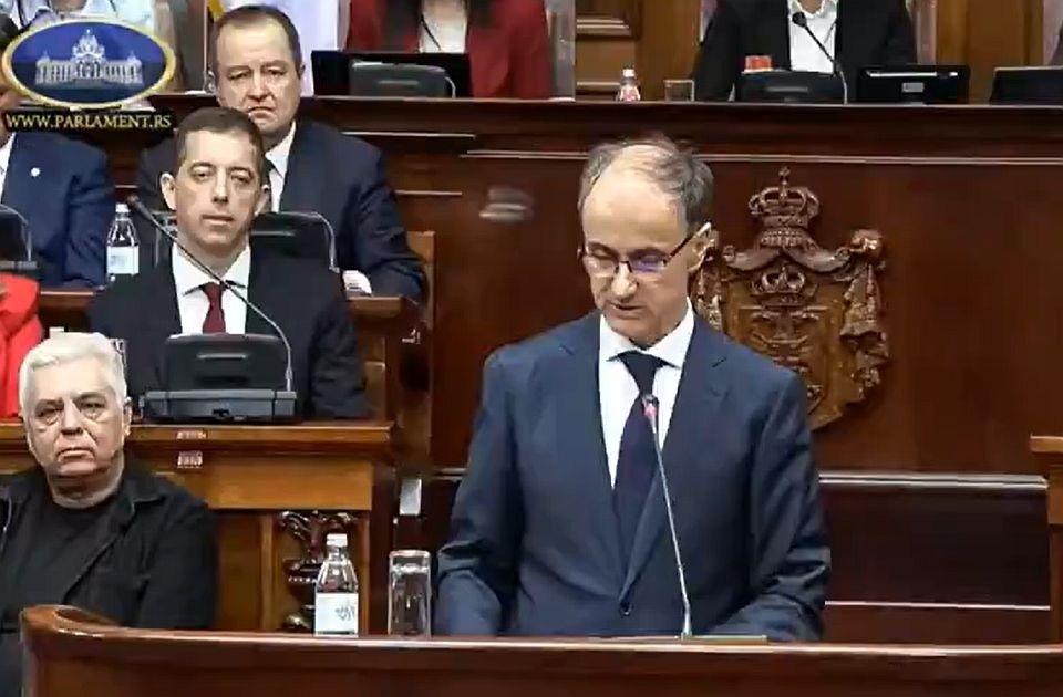Đuro Macut miniszterelnök-jelölt a parlament előtt ismertetette a programját Đuro Macut miniszterelnök-jelölt a parlament előtt ismertetette a programját