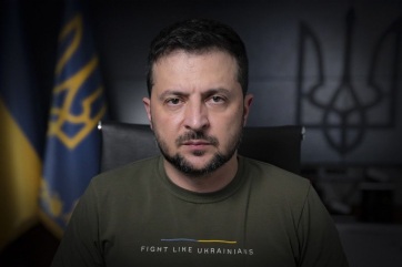 Ukrán elnök: Kína tüzérségi fegyvereket és lőport szállít Oroszországnak - A cikkhez tartozó kép