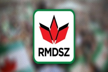 RMDSZ: Simion nem tudja becsapni a magyarokat azzal, hogy magyar nyelvű szórólapokkal, Orbán fényképével kampányol - A cikkhez tartozó kép