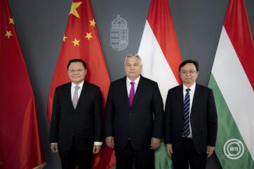Orbán Viktor: A jövő autóit is Magyarországon fogják gyártani - A cikkhez tartozó kép