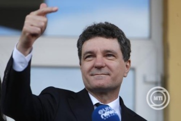 Román elnökválasztás: Az exit poll becslések Nicusor Dan győzelmét valószínűsítik - A cikkhez tartozó kép