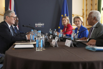 Fontos védelmi és kereskedelmi megállapodásokat kötött Nagy-Britannia és az EU - A cikkhez tartozó kép