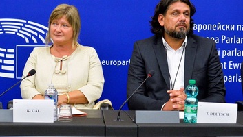 Fidesz-KDNP EP-képviselőcsoport: Magyarországon a demokrácia a népé, nem külföldi hatalmaké vagy azok megbízottjaié - illusztráció