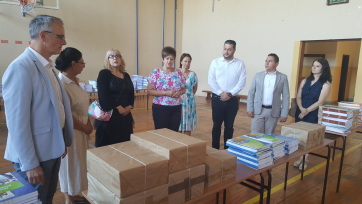 Ingyenes tankönyvek az államtól kisebbségi diákoknak  - A cikkhez tartozó kép