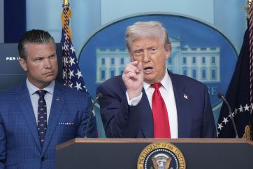 Donald Trump puhatolózó jellegű, de konstruktív tárgyalásra számít Vlagyimir Putyinnal - A cikkhez tartozó kép