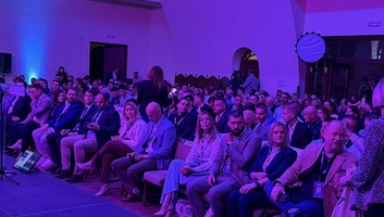 Connect+Grow üzleti konferencia Palicson: Képzés, kapcsolatok és üzleti lehetőségek - illusztráció