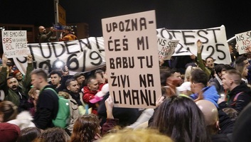 Lépésről lépésre, kilométereken át viszik az emlékezés üzenetét - illusztráció