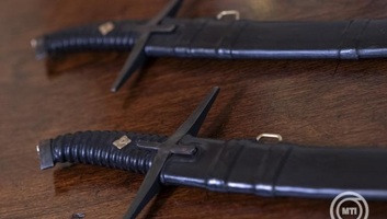 Bozók Ferenc és Szomi Béla kapja a Balassi Bálint-emlékkardot - illusztráció