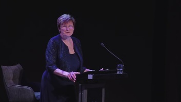 Először adták át a Karikó Katalin alapította JATE-díjakat - illusztráció