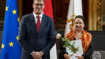 Átadták Budapest díszpolgári címeit a főváros napján - illusztráció
