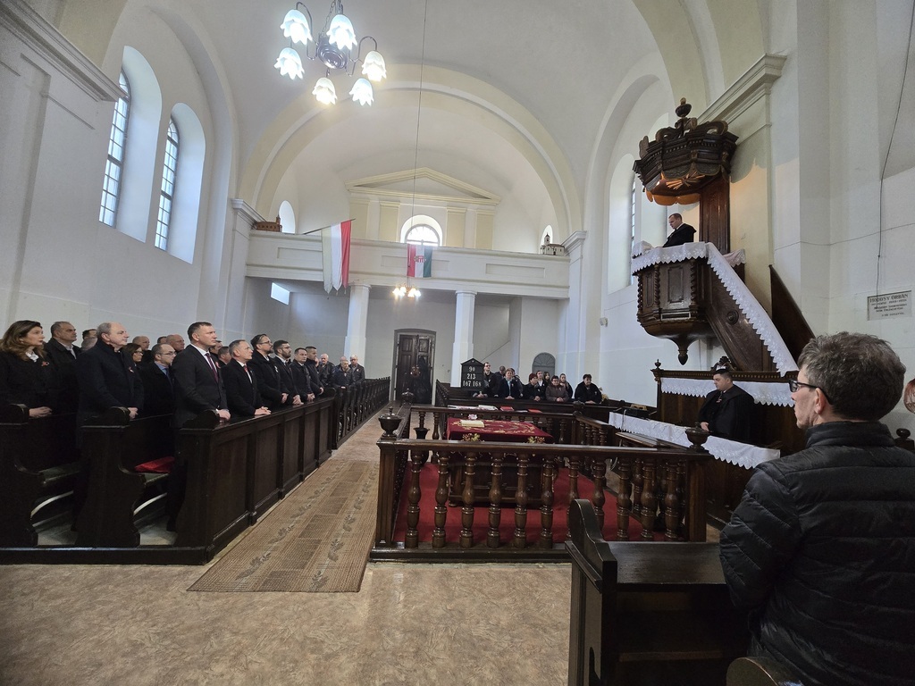 A megemlékezés istentisztelettel kezdődött