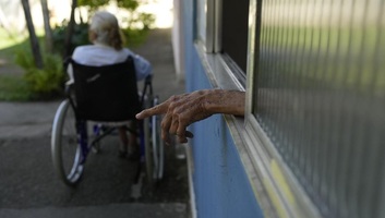 Hogyan vált luxussá az idősotthoni ellátás Szerbiában? - illusztráció