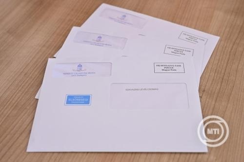 Az április 12-i magyarországi országgyűlési választások szavazási levélcsomagja Magyarország szabadkai főkonzulátusán