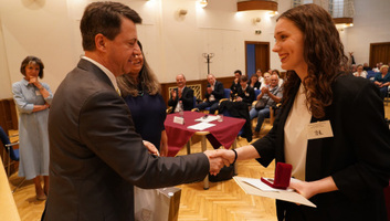 A vajdasági származású Vajda Noa Pálma nyerte az országos Kazinczy-versenyt - illusztráció
