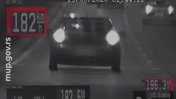 Ittasan, jogosítvány nélkül, 182 kilométeres sebességgel száguldott Újbelgrádban - illusztráció