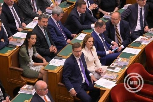 Šef poslaničke grupe Fidesa i odlazeći ministar zadužen za Kabinet premijera Gergelj Guljaš na konstitutivnoj sednici novog saziva mađarskog parlamenta u zgradi parlamenta u Budimpešti, 9. maja 2026. godine.