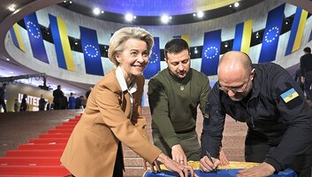 Az EU és Ukrajna megnyitotta a csatlakozási tárgyalások első fejezetcsoportját - illusztráció