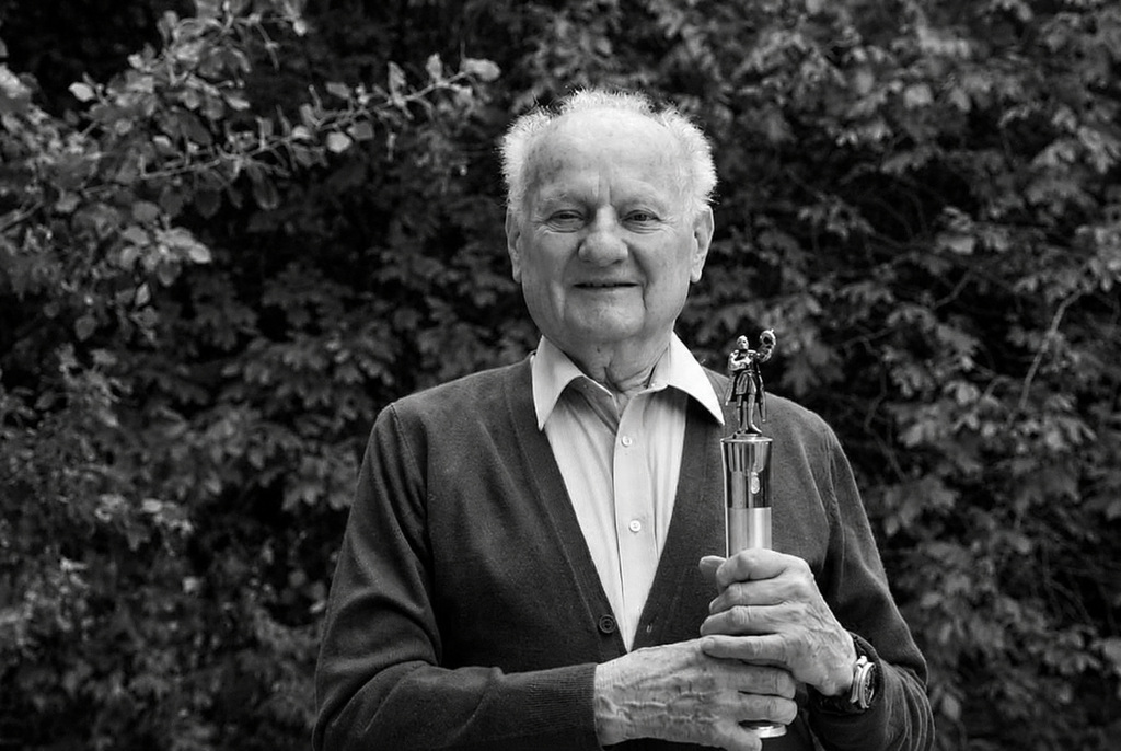Timár Sándor (1930–2026)