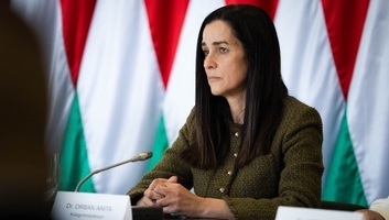 Anita Orban opoziva 37 šefova misija - illusztráció
