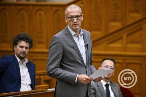 Tarr Zoltán társadalmi kapcsolatokért és kultúráért felelős miniszter 