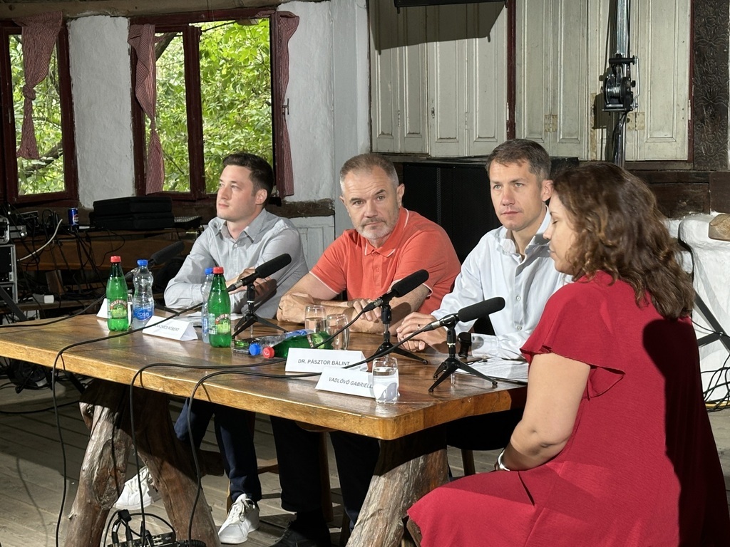 Panel-diskusija održana u sredu uz učešće mađarskih lidera iz Slovenije, Hrvatske i Vojvodine