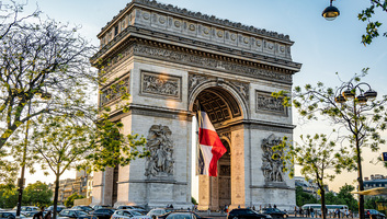 Ukrajna és támogatói részvételével tartották a katonai díszszemlét a francia nemzeti ünnepen Párizsban - illusztráció