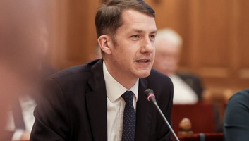 Pásztor: A külhoni támogatások megmaradnak, de előbb felülvizsgálják a rendszert - illusztráció