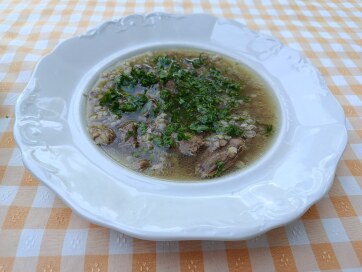 Birkacsontleves hajdinával - A cikkhez tartozó kép