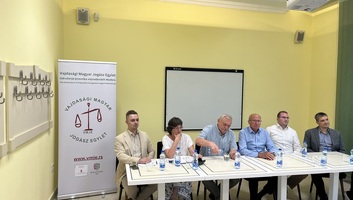 Kerekasztal-beszélgetés: „Hivatásunk a jog” – tapasztalat és jövőkép egy asztalnál - illusztráció