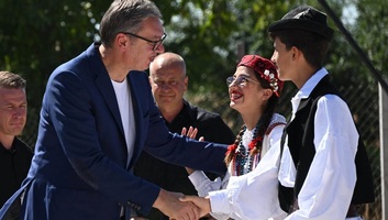 Fejlesztéseket jelentett be a szerb államfő a Nyugat-bácskai körzetben - illusztráció