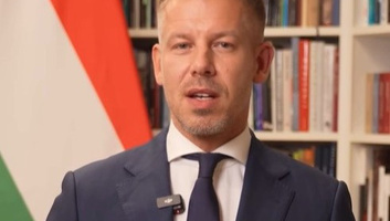 Mentelmi jogának felfüggesztését kéri az Országgyűléstől Magyar Péter - illusztráció