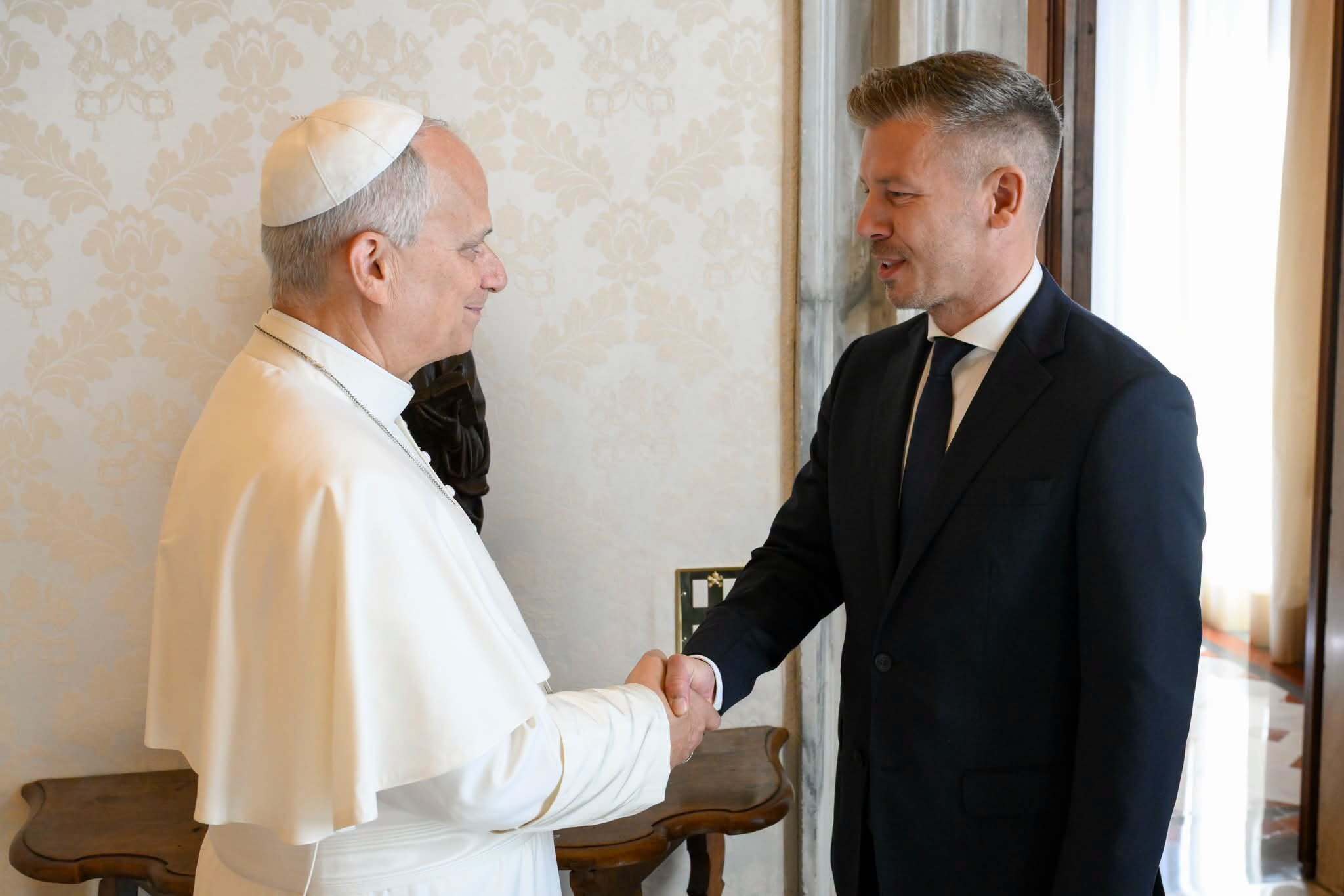 XIV. Leó pápa magánaudencián fogadta Magyar Péter miniszterelnököt